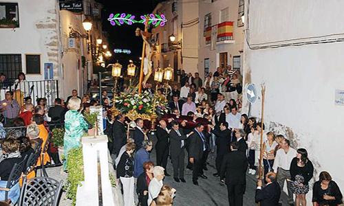 /Esp/Cosas_que_hacer/Fiestas/PublishingImages/en honor al Santisimo Cristo del Sagrario y Moros i Cristians en honor de Sant Blai/11.jpg
